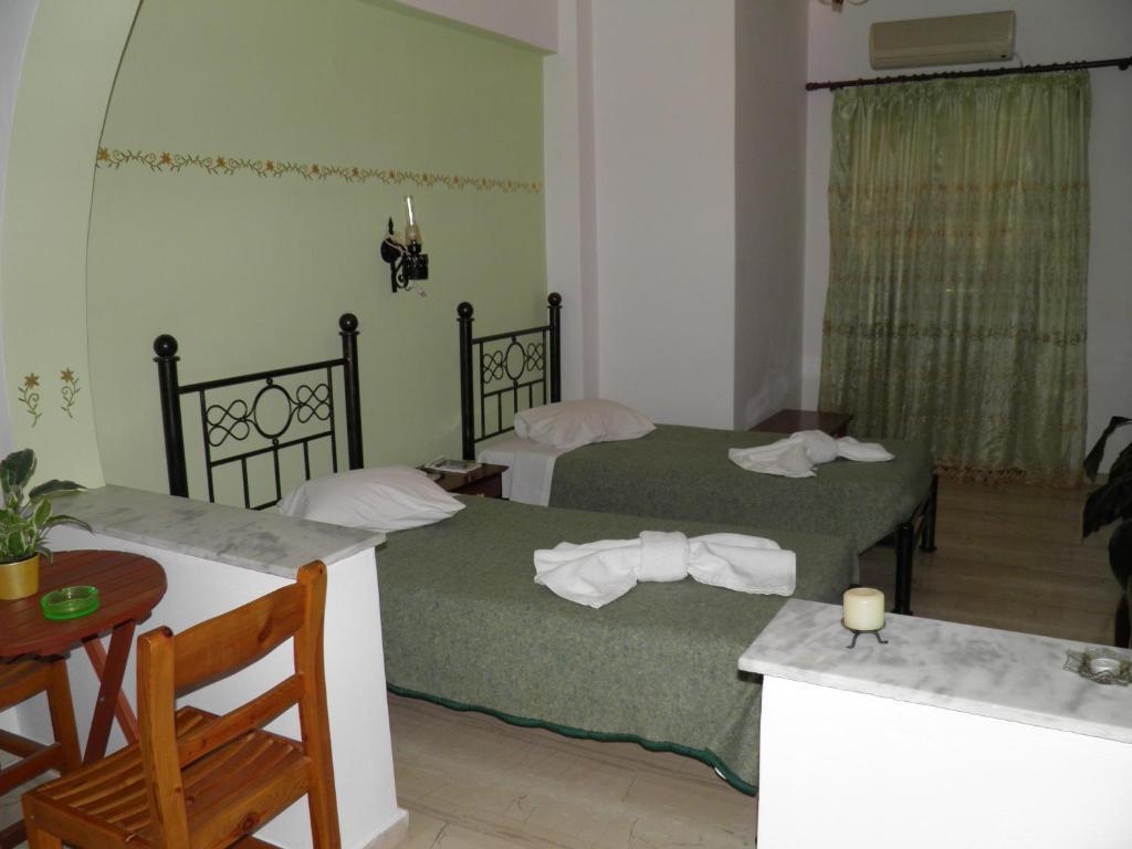Mirsini Pansion Hotel Karterádosz Kültér fotó